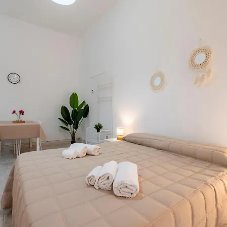 Cozy Romantic Loft- Cialdini 21 Appartement *