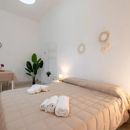 Appartement Cozy Romantic Loft- Cialdini 21 *