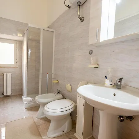 Cozy Romantic Loft- Cialdini 21
