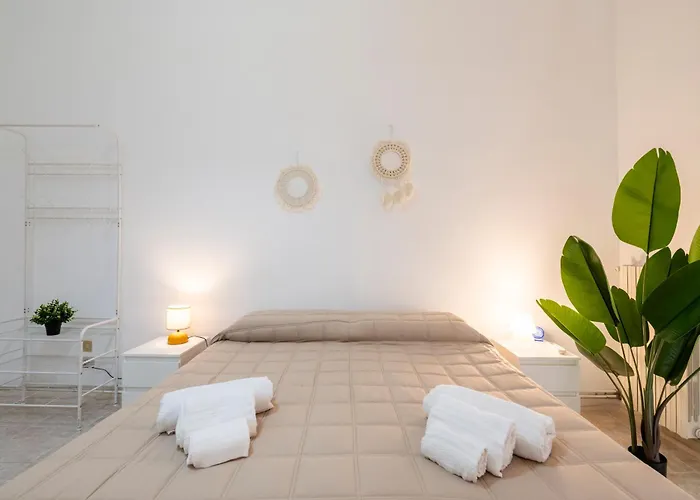 Cozy Romantic Loft- Cialdini 21 ג'ובינאצו