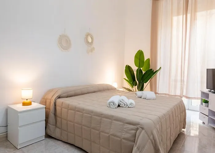 דירה Cozy Romantic Loft- Cialdini 21 ג'ובינאצו