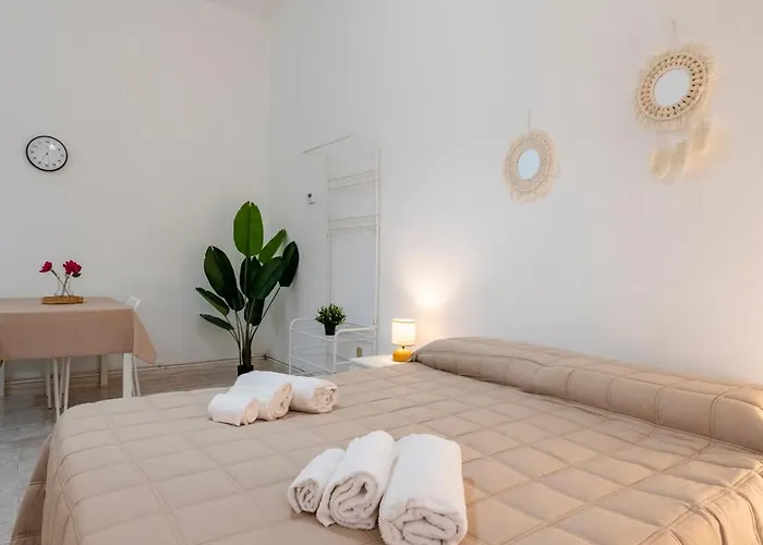 Cozy Romantic Loft- Cialdini 21 דירה *