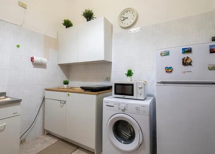 Cozy Romantic Loft- Cialdini 21 דירה *