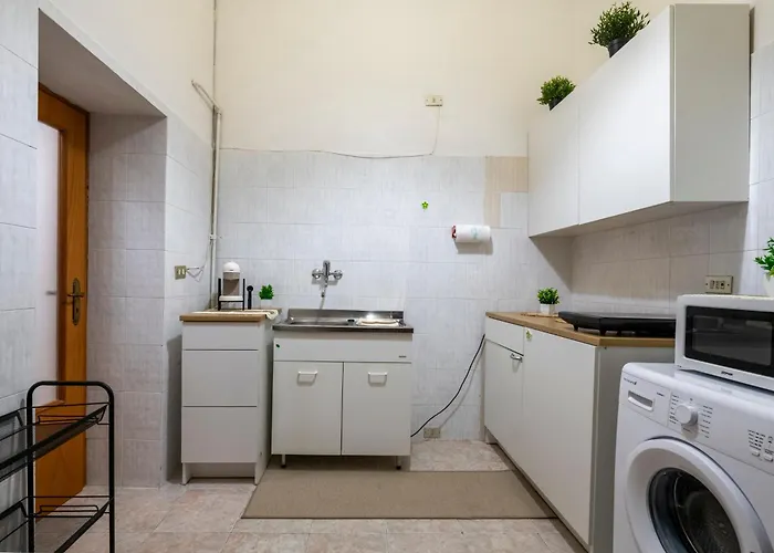 Cozy Romantic Loft- Cialdini 21